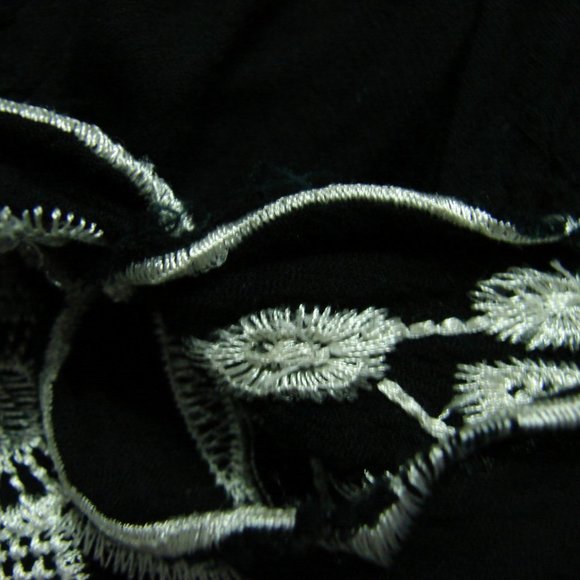 Black W/White Embroidered Floral Dress Tunic Top S - Picture 12 of 15